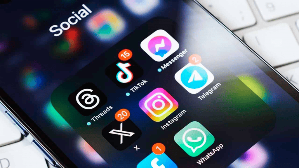 Confira 8 sugestões para conseguir desaparecer da internet Guia Região dos Lagos 11 Ícones de redes sociais na tela inicial do celular