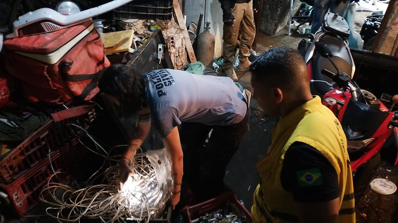 Operação em ferros-velhos em Niterói