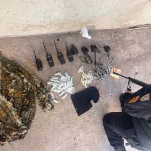 Homem é preso com cocaína, maconha e roupa camuflada em Cabo Frio — RC24H
