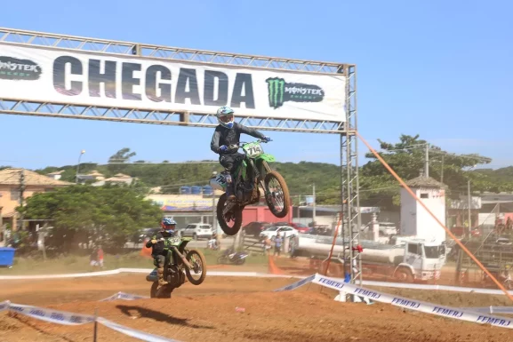Búzios sedia Campeonato Carioca Unificado de Motocross e Supercross — RC24H