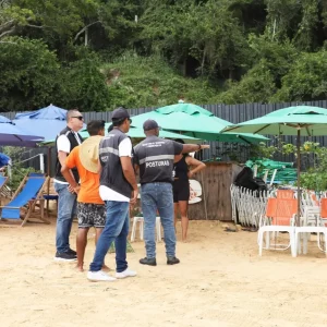 Búzios realiza fiscalização de ordenamento na Praia da Tartaruga — RC24H
