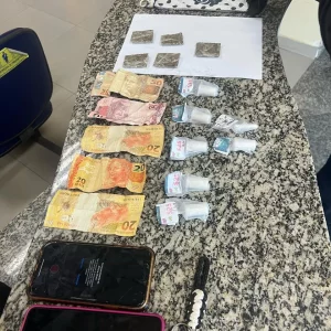 Adolescentes são apreendidos por tráfico de drogas em São Pedro da Aldeia e Cabo Frio — RC24H