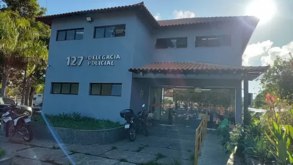 Homem procurado pela Justiça é preso em Búzios durante patrulhamento — RC24H
