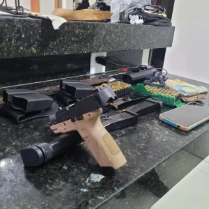 Operação Maré Alta apreende drogas, armas e prende líder do tráfico em Búzios — RC24H