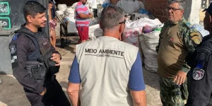 Ferro-velho é interditado em ação conjunta da Prefeitura de Cabo Frio