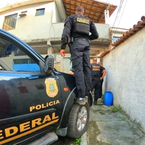 Nove pessoas são presas em Macaé durante operação da Polícia Federal  — RC24H