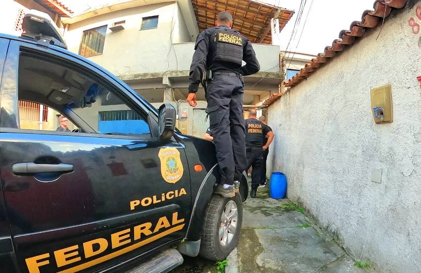 Nove pessoas são presas em Macaé durante operação da Polícia Federal  — RC24H