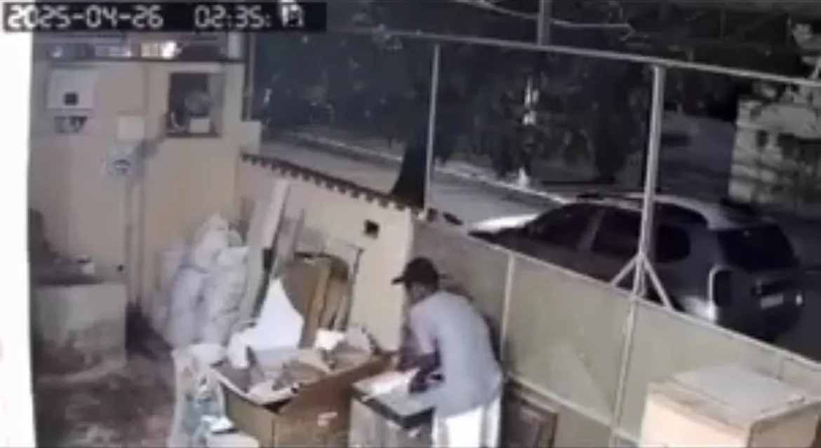 Homem invade casa em Niterói com família dentro; vídeo | Enfoco