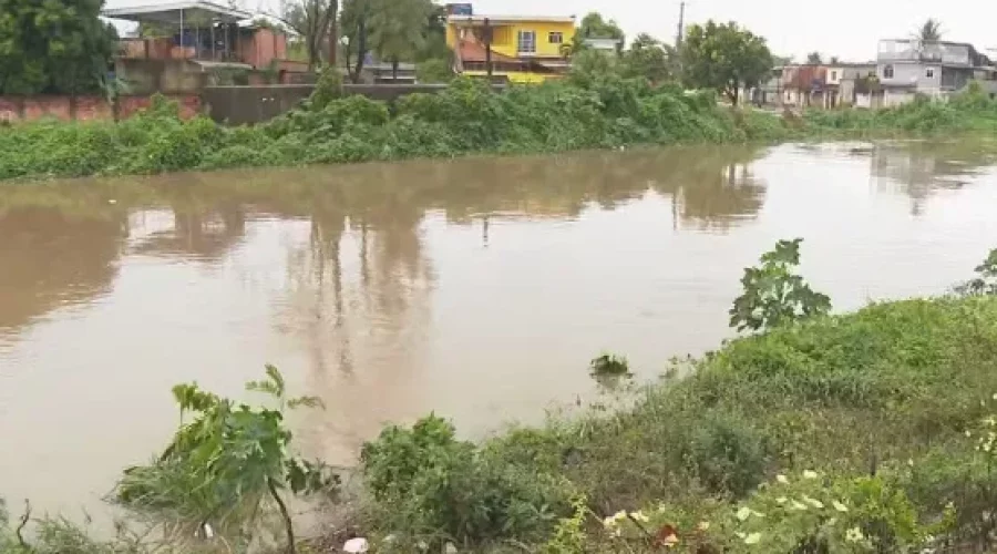 Maricá: Mulher some após cair em rio durante tempestade na Baixada
