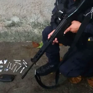 Preso em ponto de venda de drogas recém-montado em Niterói | Enfoco