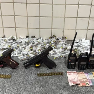 Quatro presos e adolescente apreendido após troca de tiros em Niterói | Enfoco