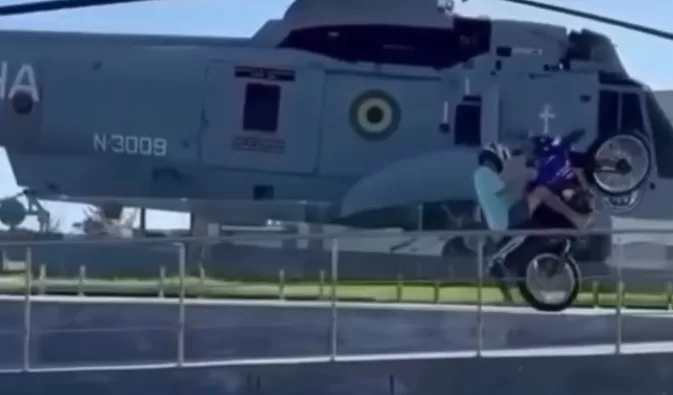 Manobra sobre estrutura de helicóptero da Marinha em São Pedro da Aldeia gera revolta — RC24H