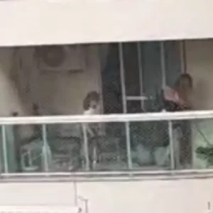 Advogada é presa após ser flagrada agredindo cadela; vídeo | Enfoco