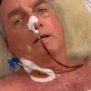 Jair Bolsonaro passa por cirurgia de emergência em Brasília | Enfoco