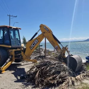 Estrutura irregular é demolida em área de preservação em Arraial do Cabo — RC24H