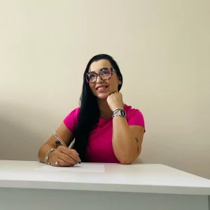 Professora da rede pública de Saquarema lança livro na próxima semana — RC24H