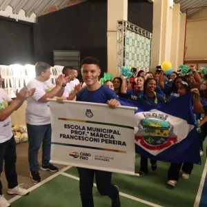 Prefeito de Cabo Frio, Dr. Serginho, participa da cerimônia de abertura dos Jogos Estudantis Municipais 2025 — RC24H