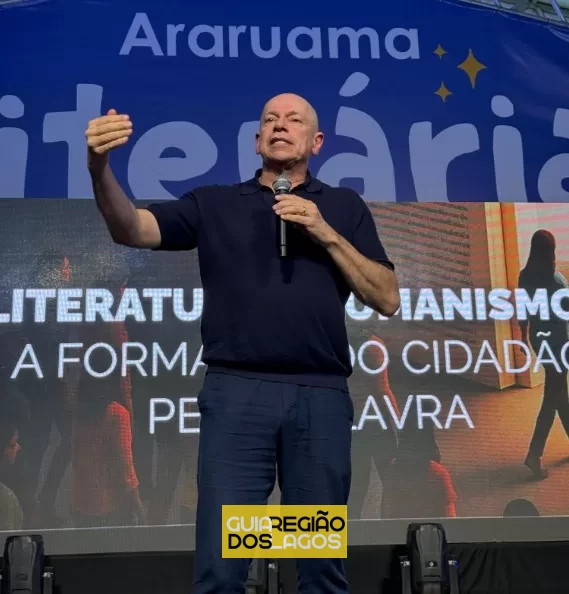 Leandro Karnal lota a tenda principal no terceiro dia da Araruama Literária — RC24H