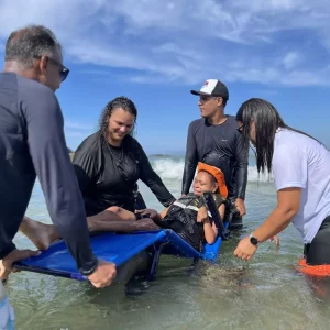 Búzios promove banho de mar assistido para pessoas com deficiência neste sábado (17) — RC24H