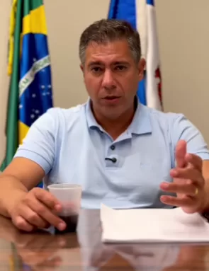 Profissionais da educação de Cabo Frio entram em greve nesta terça-feira (27); prefeito afirma que salários estão em dia — RC24H