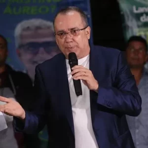 Chiquinho da Educação é condenado a devolver mais de R$ 1 milhão aos cofres públicos de Araruama — RC24H