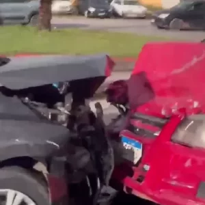 Colisão frontal entre dois veículos é registrada na RJ-106, entre Iguaba e Araruama — RC24H