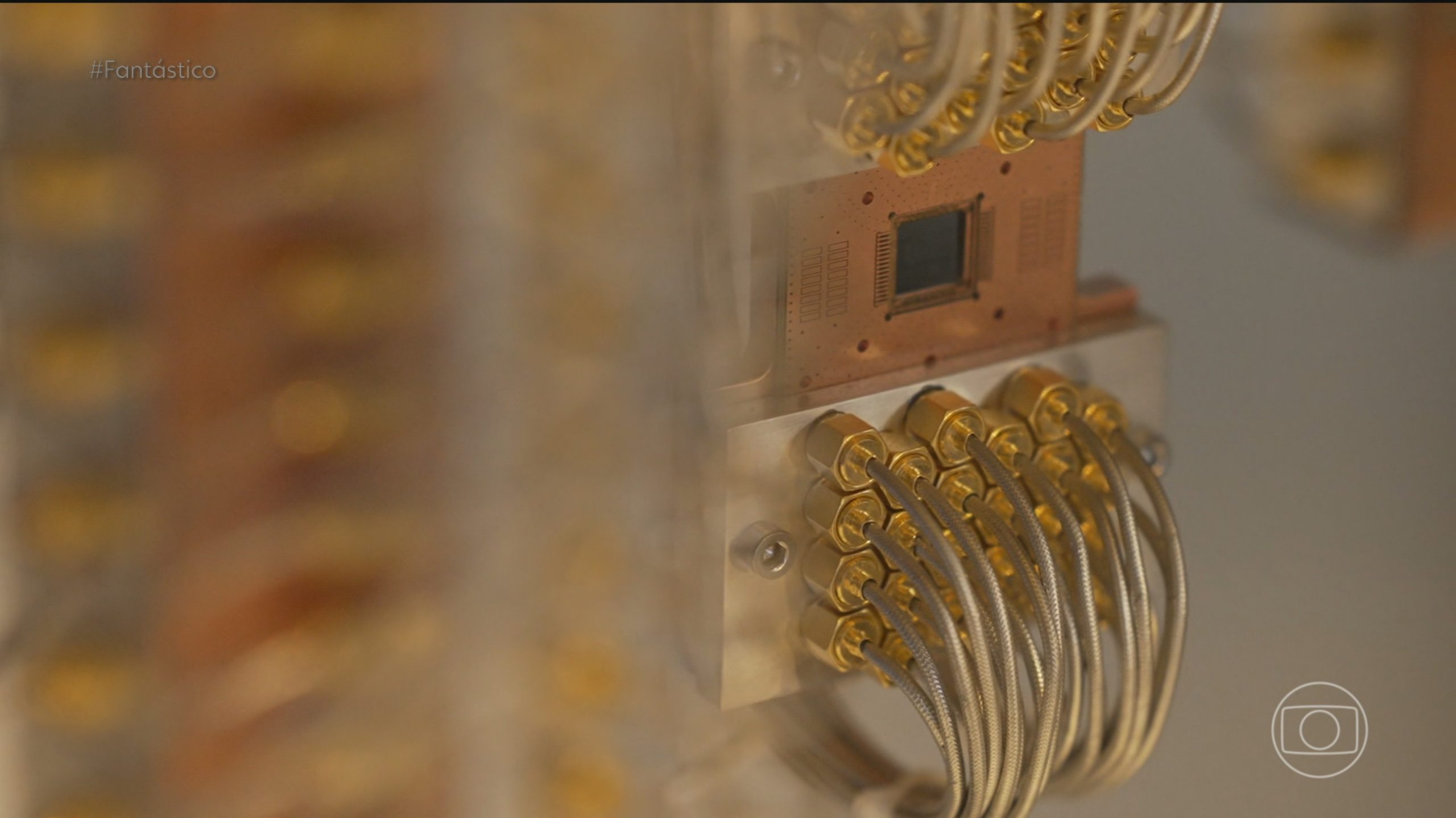 Computadores quânticos podem descriptografar em segundos documentos que os atuais demorariam milênios | Fantástico