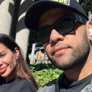 Daniel Alves e Joana Sanz compartilham enxoval do 1° filho