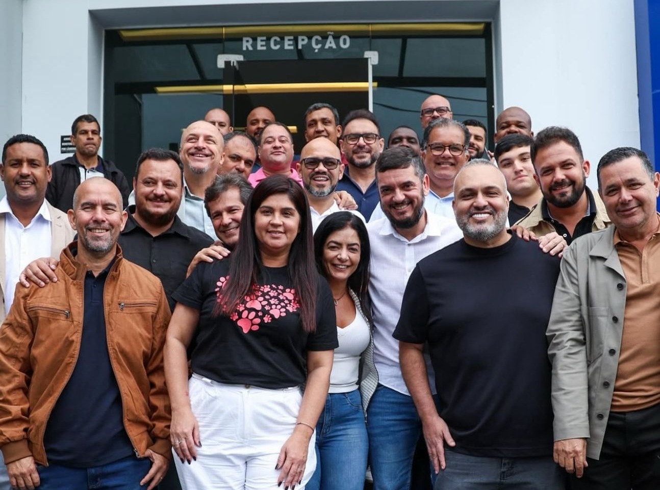 Famílias prestigiam apresentação da Orquestra Sons da Aldeia na Casa do Artesão