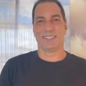 Ídolo do Vasco, Edmundo chama Pedrinho de traidor e admite ter traído a mulher