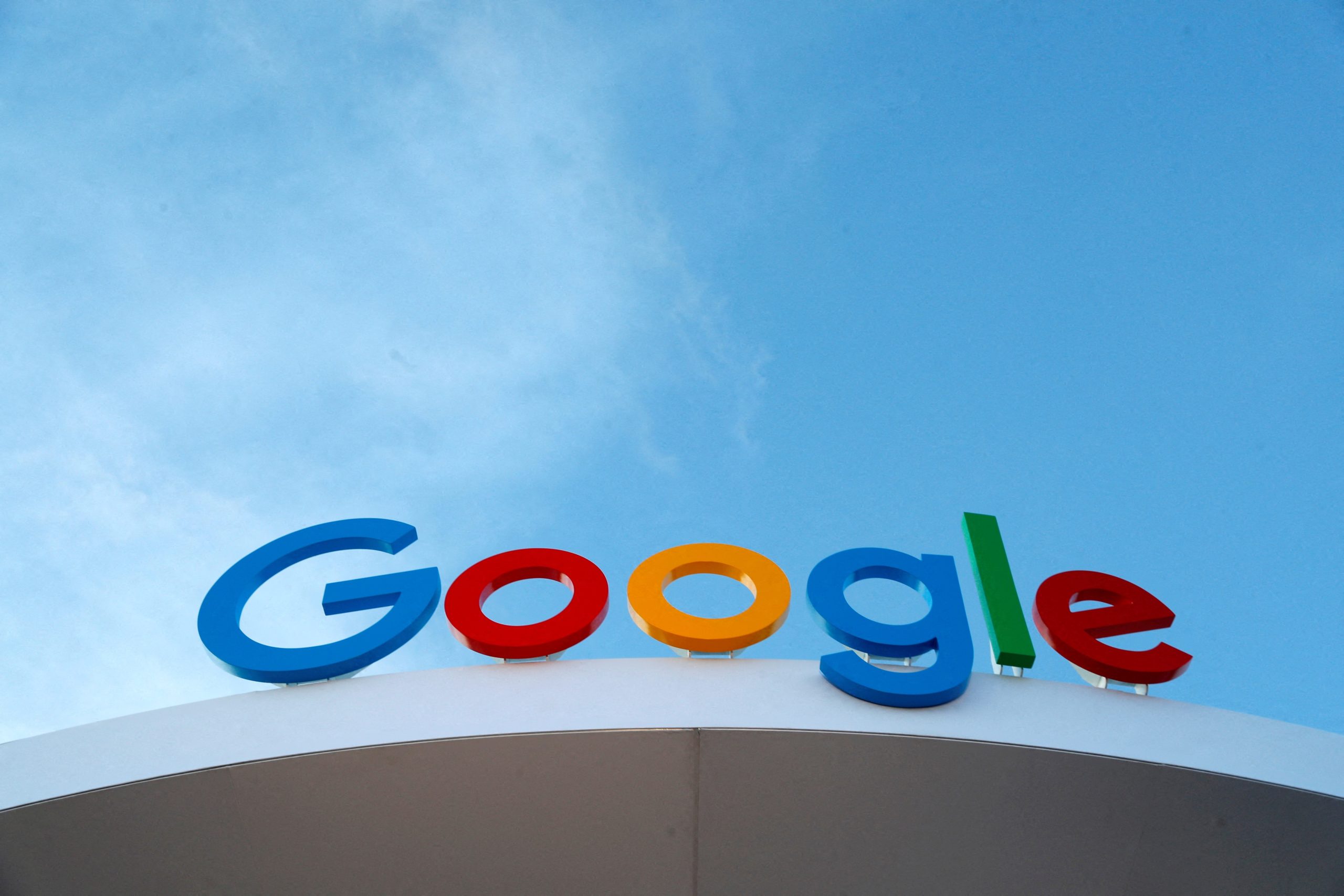 Julgamento do Google: dona do ChatGPT diz que se interessa em comprar o Chrome