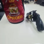 Homem é flagrado com revólver em comércio de Maricá — RC24H