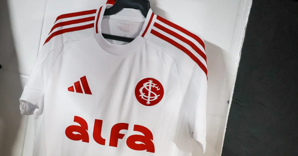 Roger Machado não poupa titulares para jogo contra Maracanã