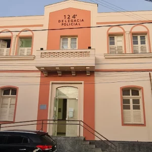 Mulher é presa em Saquarema pelo crime de extorsão; filho também é procurado — RC24H