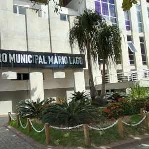 Teatro Mário Lago terá show musical gratuito e espetáculo espírita no próximo fim de semana em Saquarema