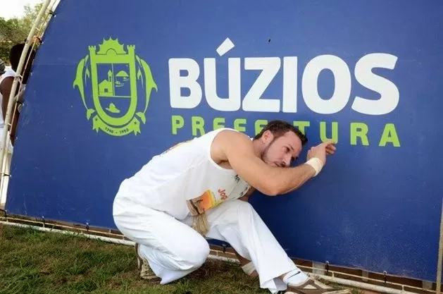Aulas de capoeira estão de volta em Búzios com programação especial nas praças — RC24H