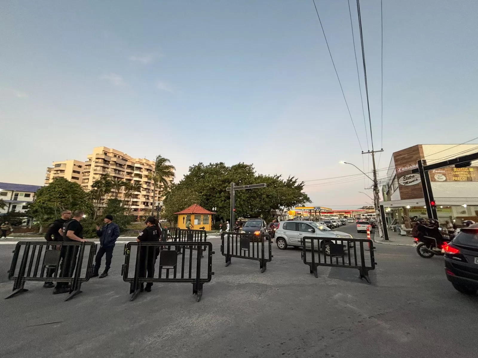 Araruama interdita ruas centrais para tapetes de Corpus Christi — RC24H