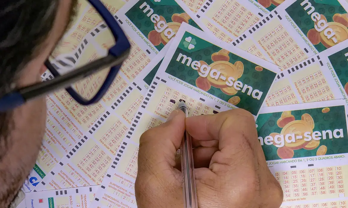 Moradores da Região dos Lagos levam mais de R$ 100 mil na loteria — RC24H