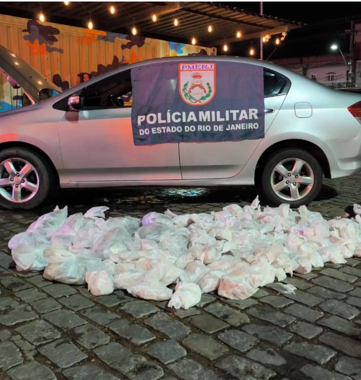 Homem é preso transportando cerca de 50 kg de drogas para a Região dos Lagos — RC24H