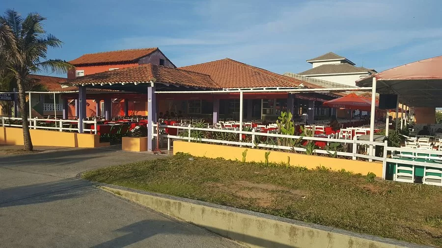 Mais de 700 kg de alimentos impróprios são apreendidos em restaurante interditado na orla de Saquarema — RC24H