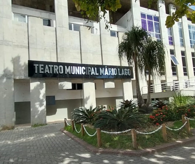 Teatro Mário Lago terá tributo a Elton John e espetáculo de dança flamenca no próximo fim de semana em Saquarema