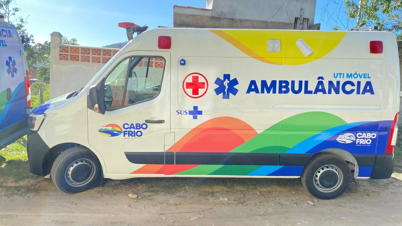 Cabo Frio apresenta novas ambulâncias e equipes médicas para remoções — RC24H