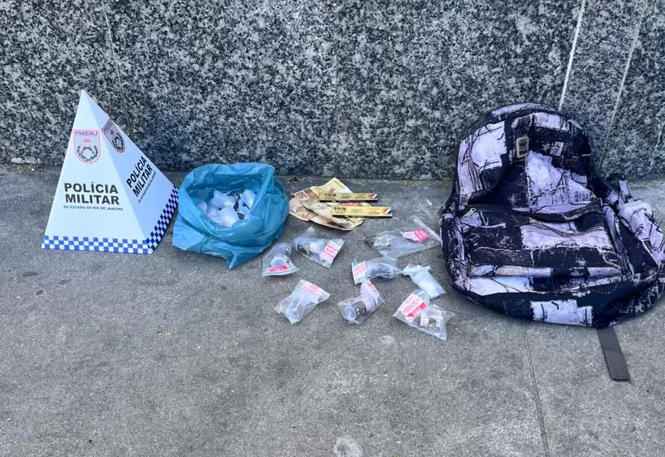 Dois adolescentes são apreendidos por tráfico de drogas em Búzios — RC24H