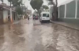 Bolsões de água se formam em Búzios após forte chuva na Rasa — RC24H