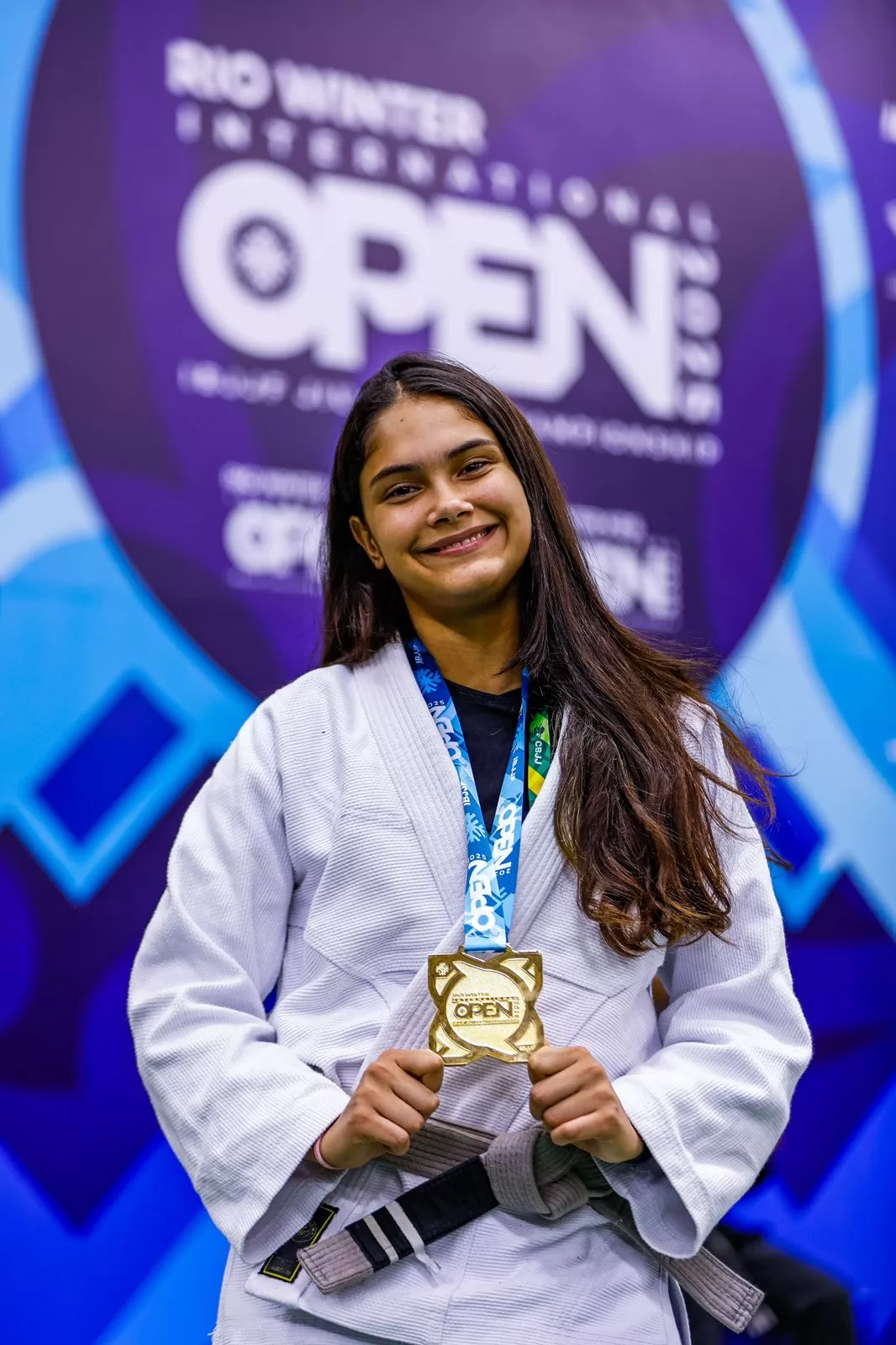 Cabo-friense de 15 anos conquista ouro em campeonato de Jiu-Jitsu no Rio de Janeiro — RC24H