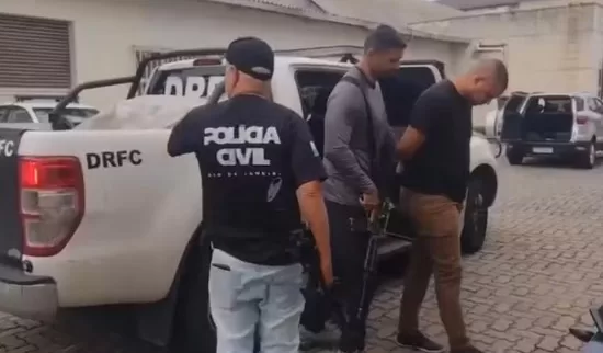 'Gerente do tráfico' de comunidade em São Gonçalo é preso 'curtindo' féria em Cabo Frio — RC24H