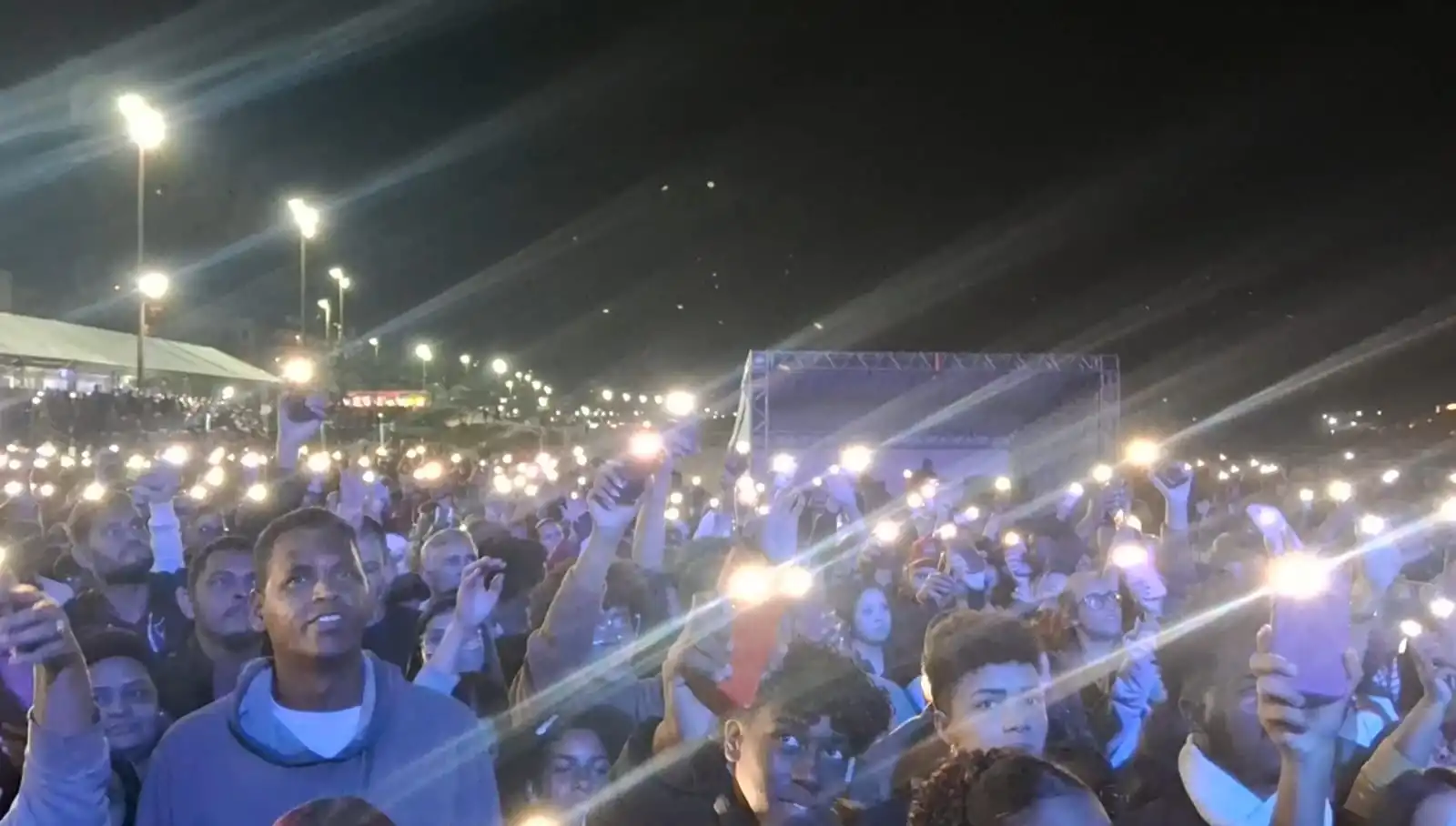 Expo Gospel 2025 leva multidão à Praia do Forte em Cabo Frio com fé, música e solidariedade