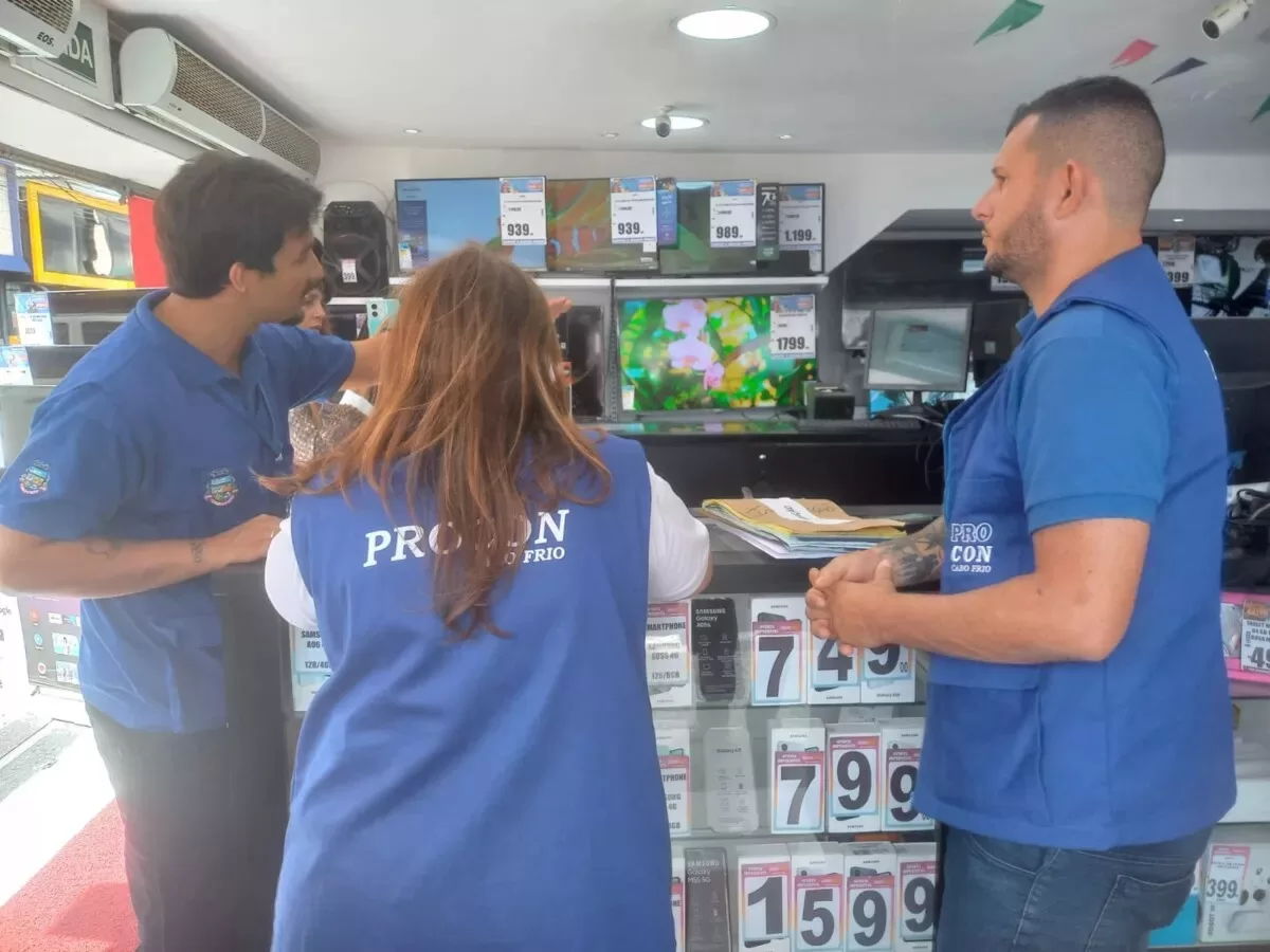 Procon Cabo Frio fiscaliza comércio de rua para o Dia dos Pais — RC24H