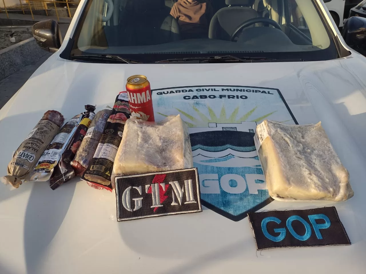 Guarda Civil de Cabo Frio recupera produtos furtados em supermercado no Centro — RC24H