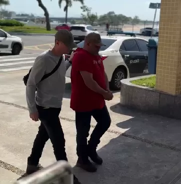 Polícia Civil prende dois sócios suspeitos de sequestrar empresário e forçá-lo a transferir parte da empresa em Macaé — RC24H